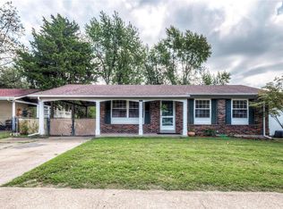 2352 Wesbriar Ct, Maryland Heights, MO 63043