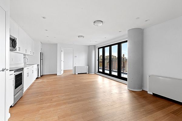 1st image of 402 E 118th St #5U