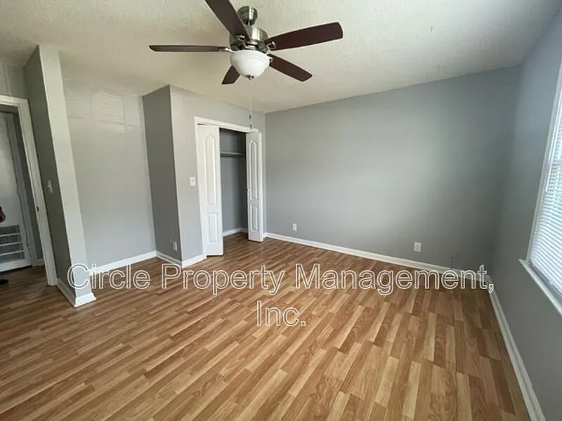 2 bed, 1.0 bath, 850 sqft, $900 — Photo 4