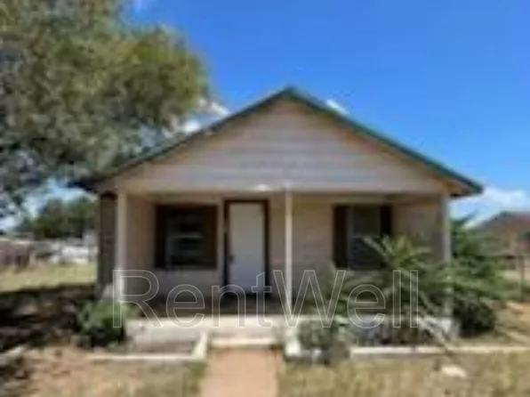 1108 4th St, Abernathy, TX 79311