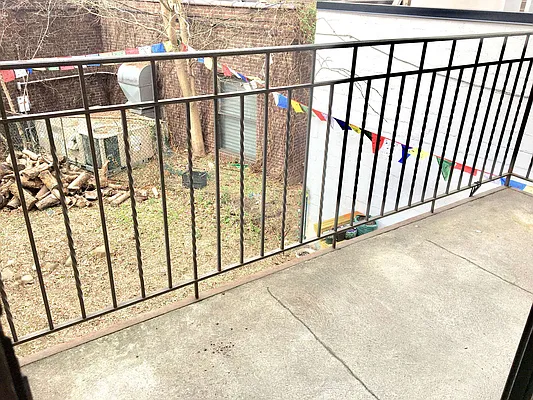 Rented by Papp Realty | media 23