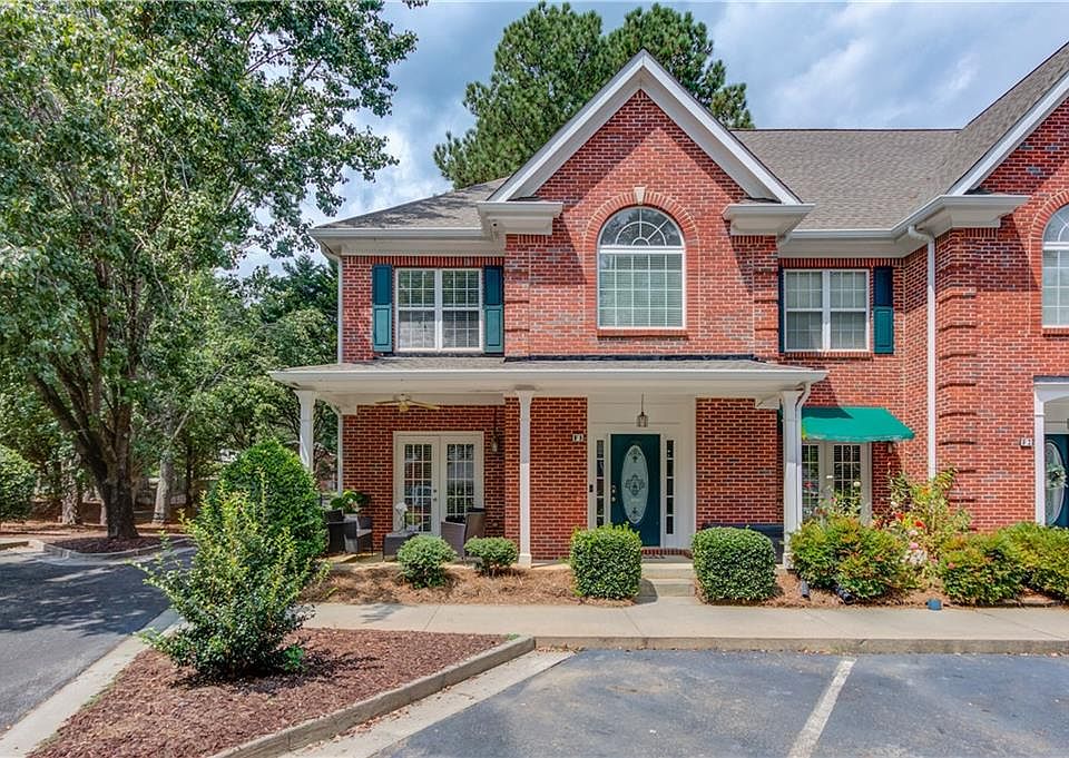 1st image of 2075 Pine Tree Dr APT F1