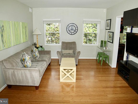 3rd image of 1810 Key Blvd #9469