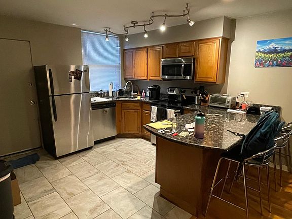 4th image of 2053 N Dayton St APT 1R