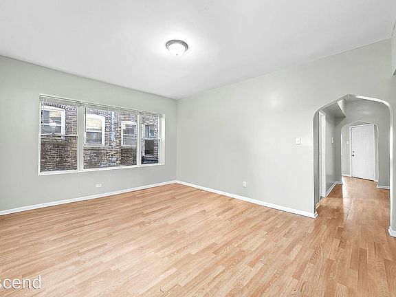4th image of 7045 S Clyde Ave #3S