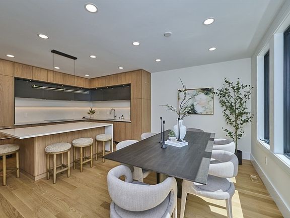 4th image of 123 Fuller St #B