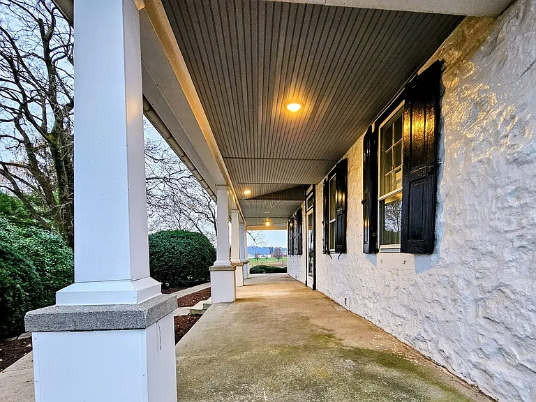 105 S Windy Mansion Rd — Photo 3