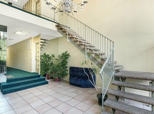 11988 Kiowa Ave., Los Angeles, CA 90049