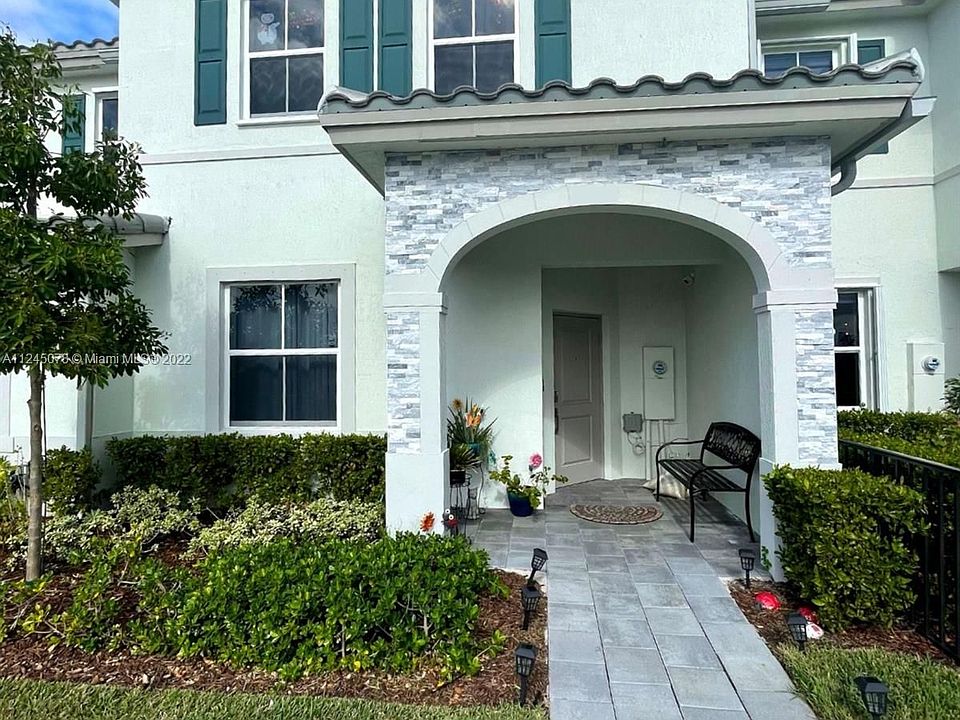 1st image of 1840 SE 26th Ave #7