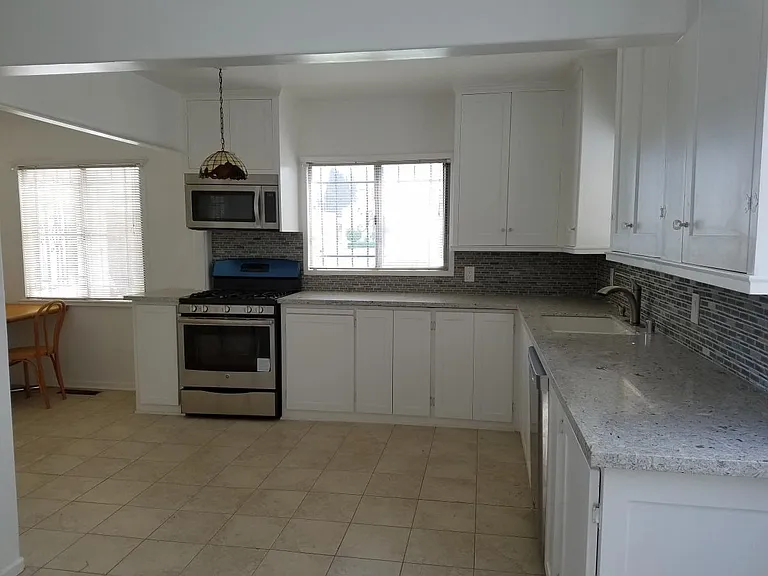 1147 S Victoria Ave — Photo 6