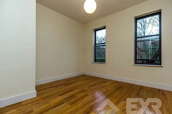 Rented by EXR | media 17