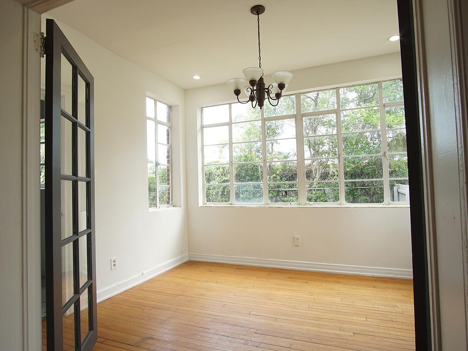 1st image of 37 W 17th St #52cf375d0