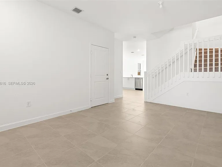 2623 SE 25th Ter — Photo 4