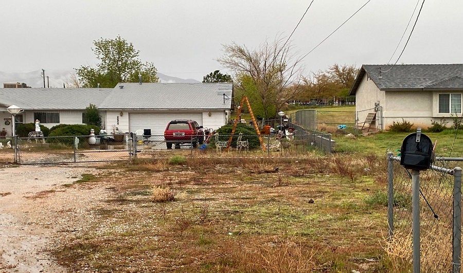 2nd image of 9511 Grapefruit Ave