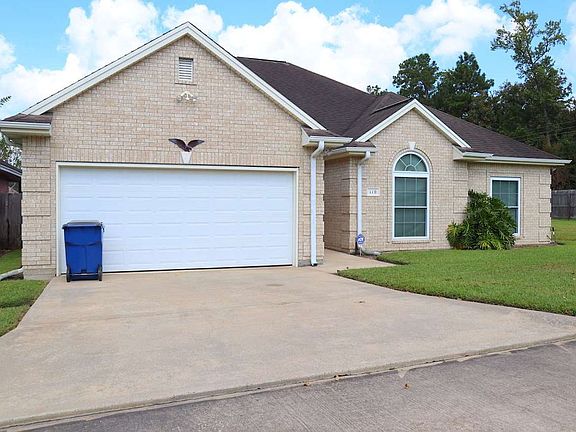 3rd image of 110 Julie Dr