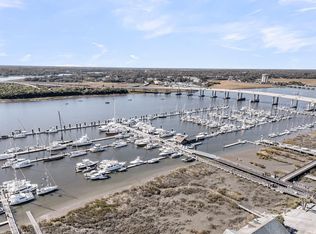 14 Lockwood Dr #12-A, Charleston, SC 29401