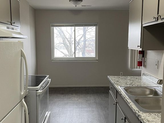 3rd image of 4245 Quarry St #5