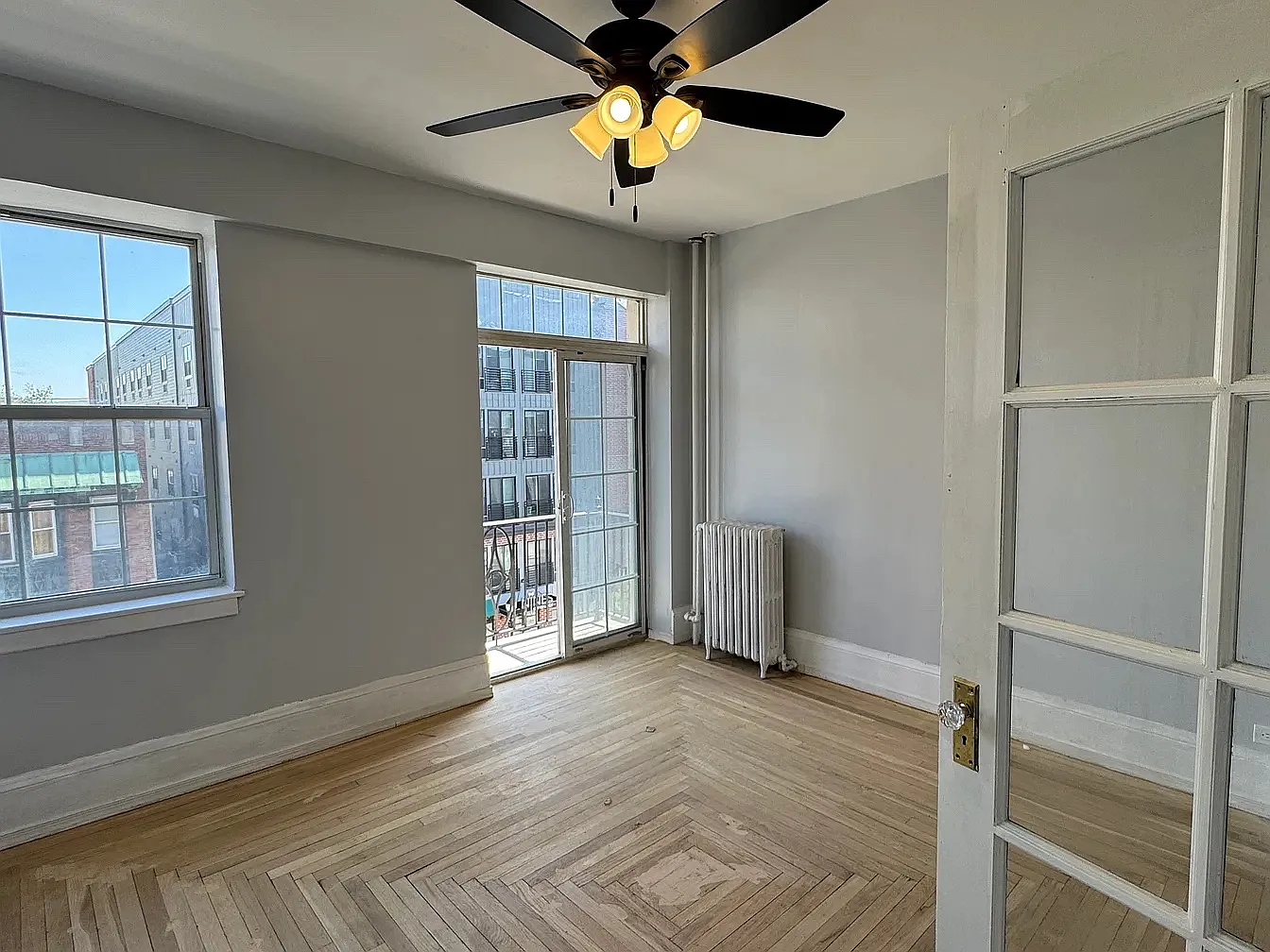 941 W Hamilton Street — Photo 4