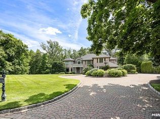 168 Vaccaro Dr, Cresskill, NJ 07626