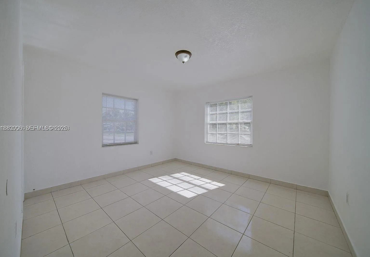 4 bed, 2.0 bath, 2000 sqft, $3,300 — Photo 2