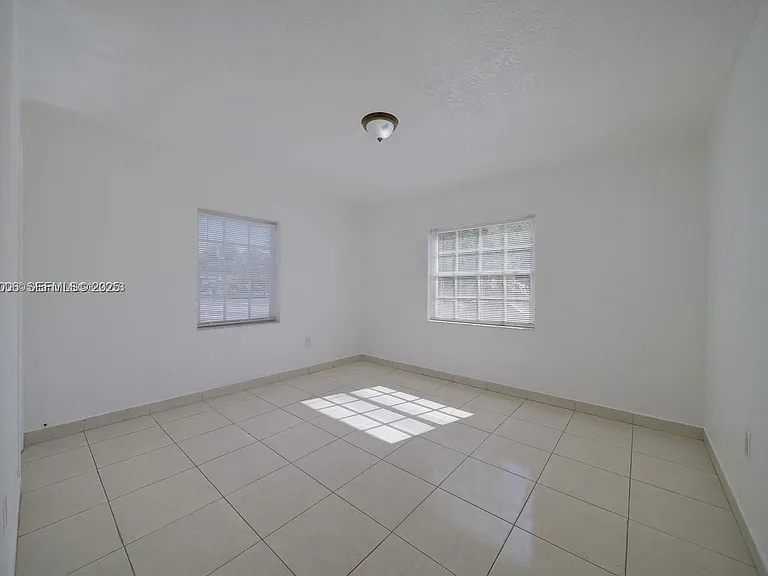 1471 NW 93rd St — Photo 2