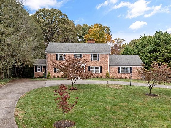 3rd image of 6905 Sherwood Dr