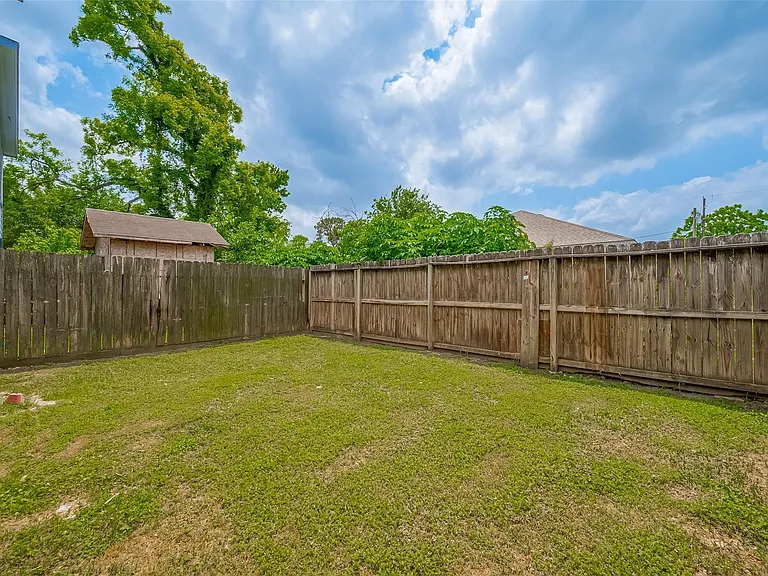 6623 Arabella St — Photo 32