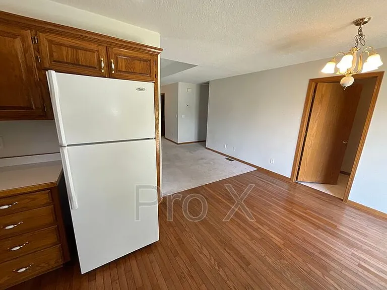 124 W Briarbrook Ln — Photo 4