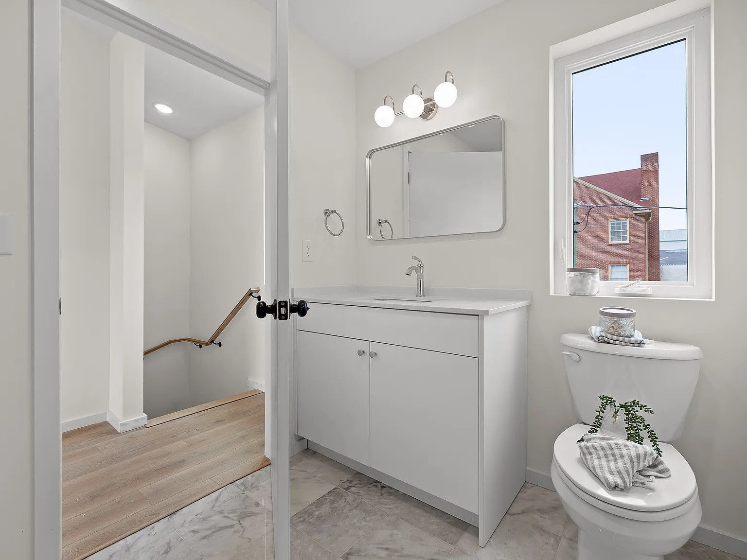 Happy Holler Townhomes | 113 E Oldham Unit 103 — Photo 4