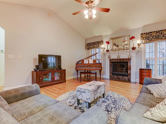 4th image of 12660 Providence Glen Ln