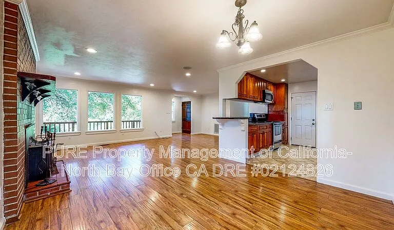 1580 Madrone Dr — Photo 11