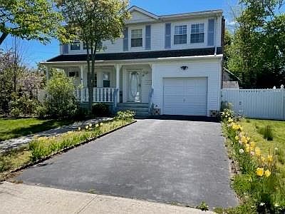 1st image of 10 Anthony Court