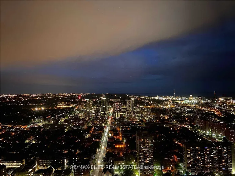 251 Jarvis St #Penthouse 5003 — Photo 10