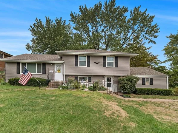 5230 N Sycamore Dr, Kansas City, MO 64119