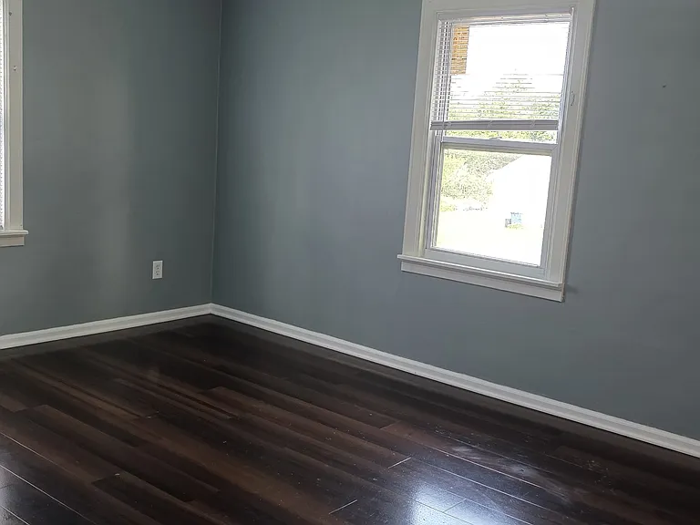 868 Larkin Ave — Photo 11