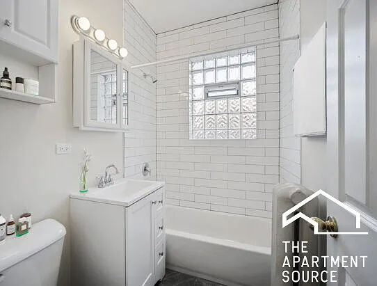 4251 N Paulina St #1 — Photo 6