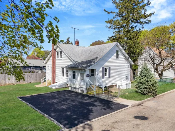 22 Patiky Street, Kings Park, NY 11754