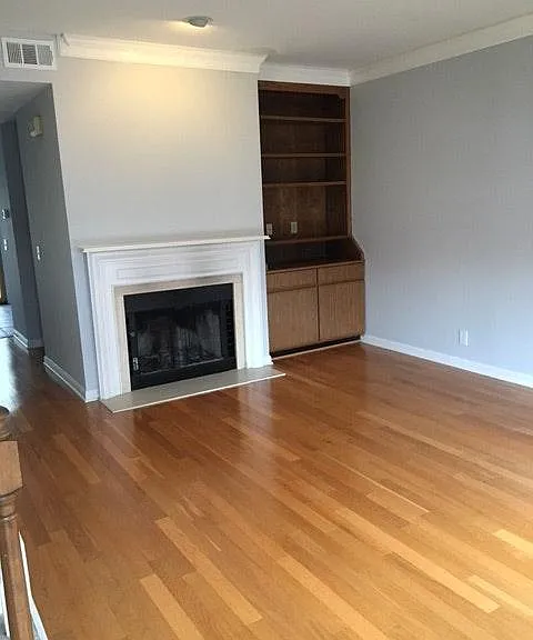 Living room recently repainted!