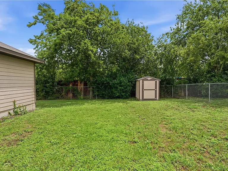 147 Rosedale Ave — Photo 25