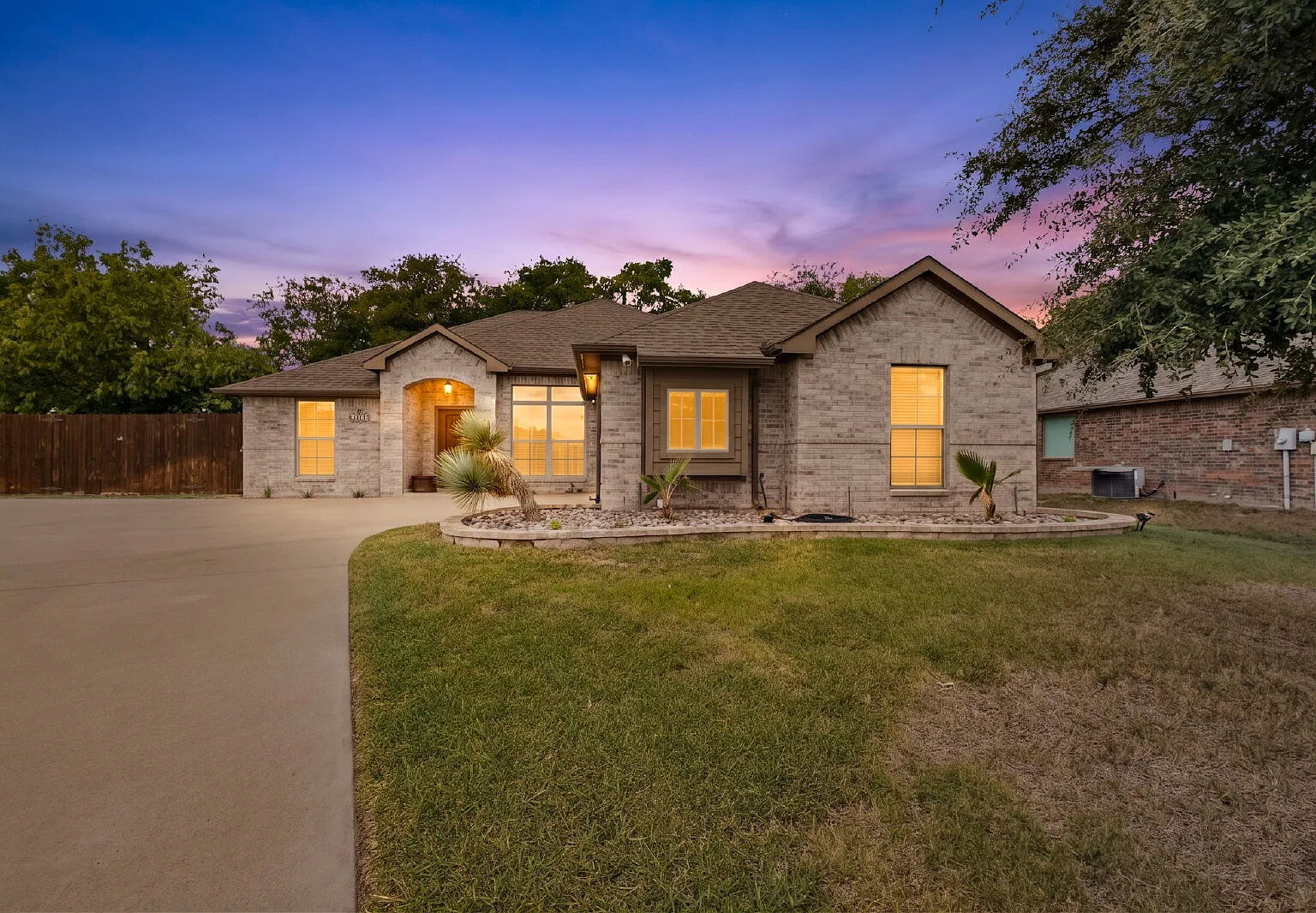 3 bed, 2.0 bath, 1628 sqft, $2,250 — Photo 1