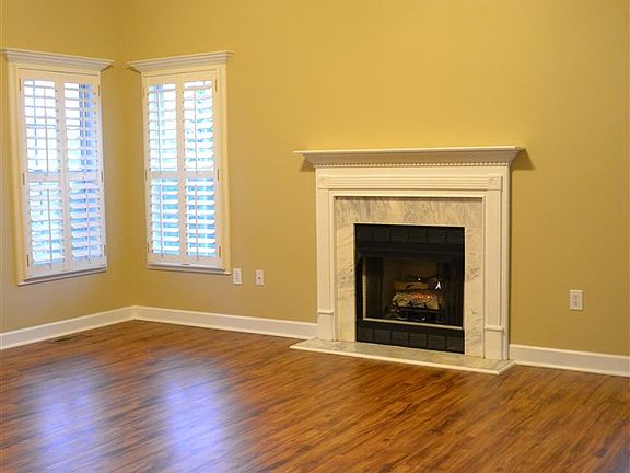3rd image of 230 Kingsley Park Dr