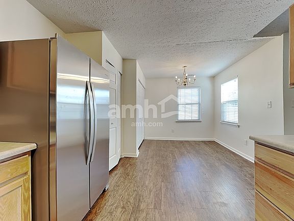 3rd image of 1907 Landon Farms Ln