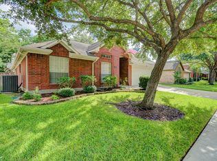 3213 Alexander Parc Dr, Pearland, TX 77581