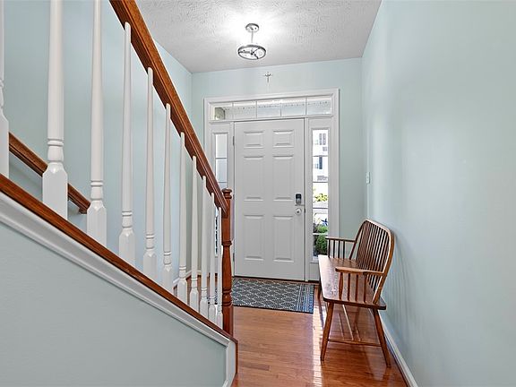 3rd image of 2284 Flint Dr