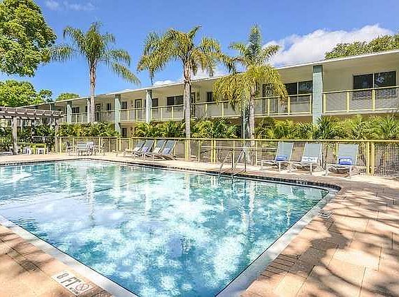 2nd image of 5411 Bayshore Blvd #646c6d5dc