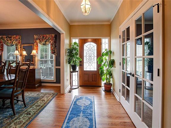 5th image of 175 Amberbrook Cir