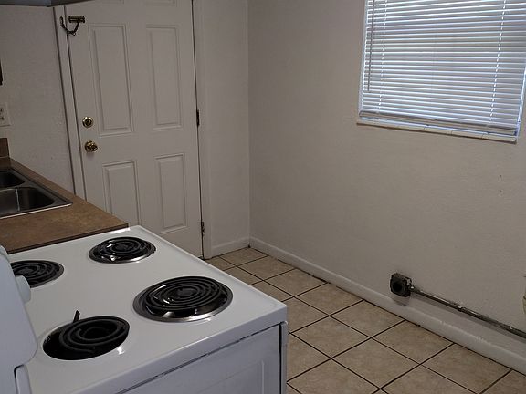 5th image of 1524 Stewart Ave #A