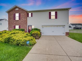 243 Edbrooke Dr, Shiloh, IL 62221