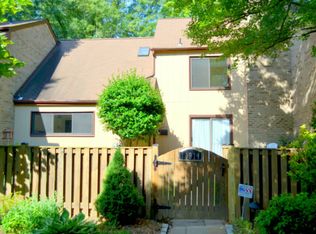 10911 Knights Bridge Ct, Reston, VA 20190