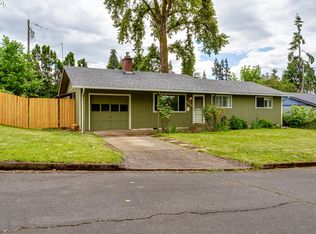 1215 E Harrison Ave, Cottage Grove, OR 97424